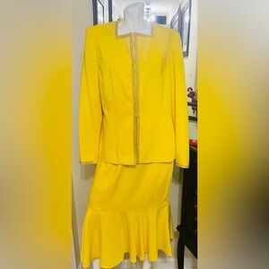 G M IElegant Yellow Women's 2 piece skirt and jacket
